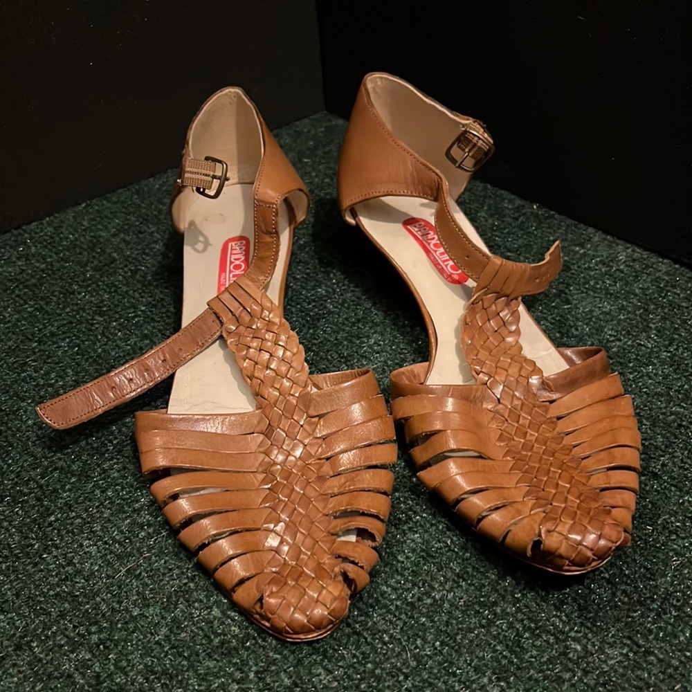 Vintage Bandolino heeled sandals, size 8.5, tan/brown